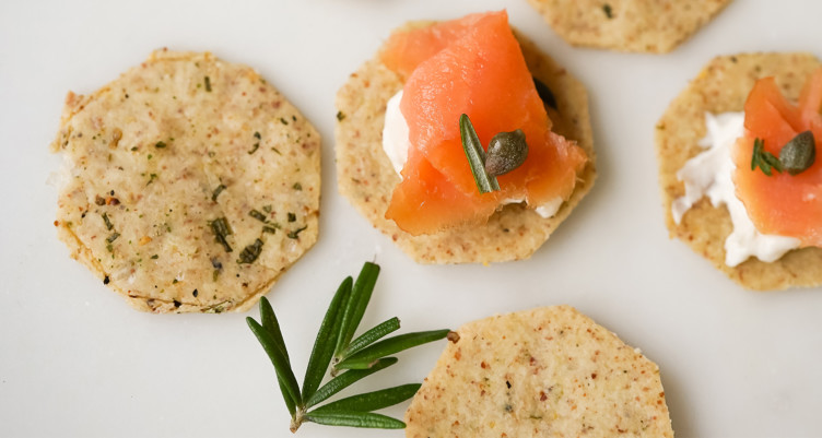low carb crackers with salmon and capers